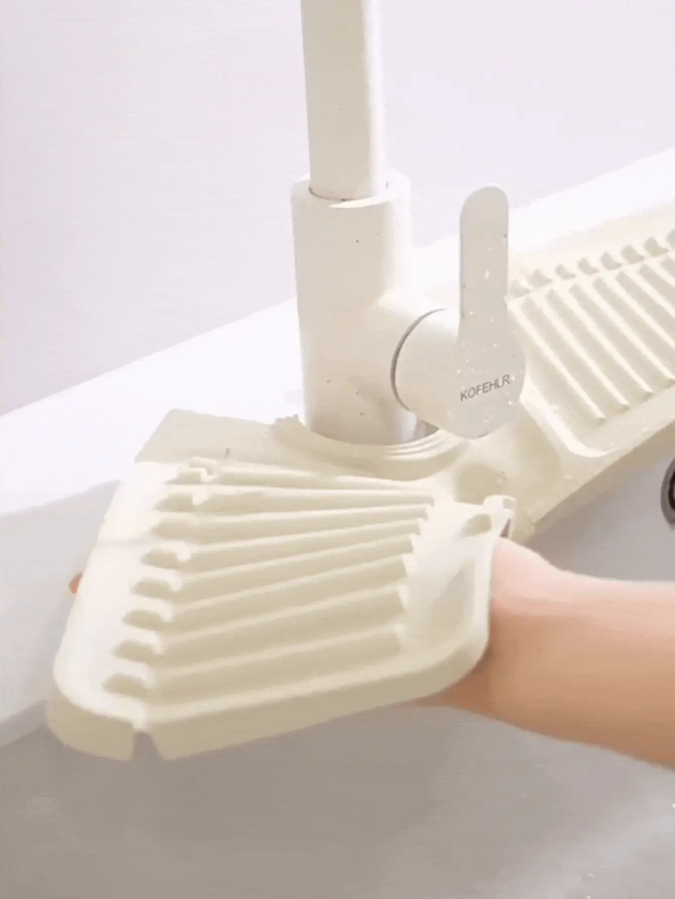 5° Tilted Faucet Splash Guard With Silicone Drip Tray, Non-Slip Faucet Drain Rack For Kitchen Sink, Bathroom, RV, Coffee Bar - Essential Home Decor Accessory - Multicolor - View 3