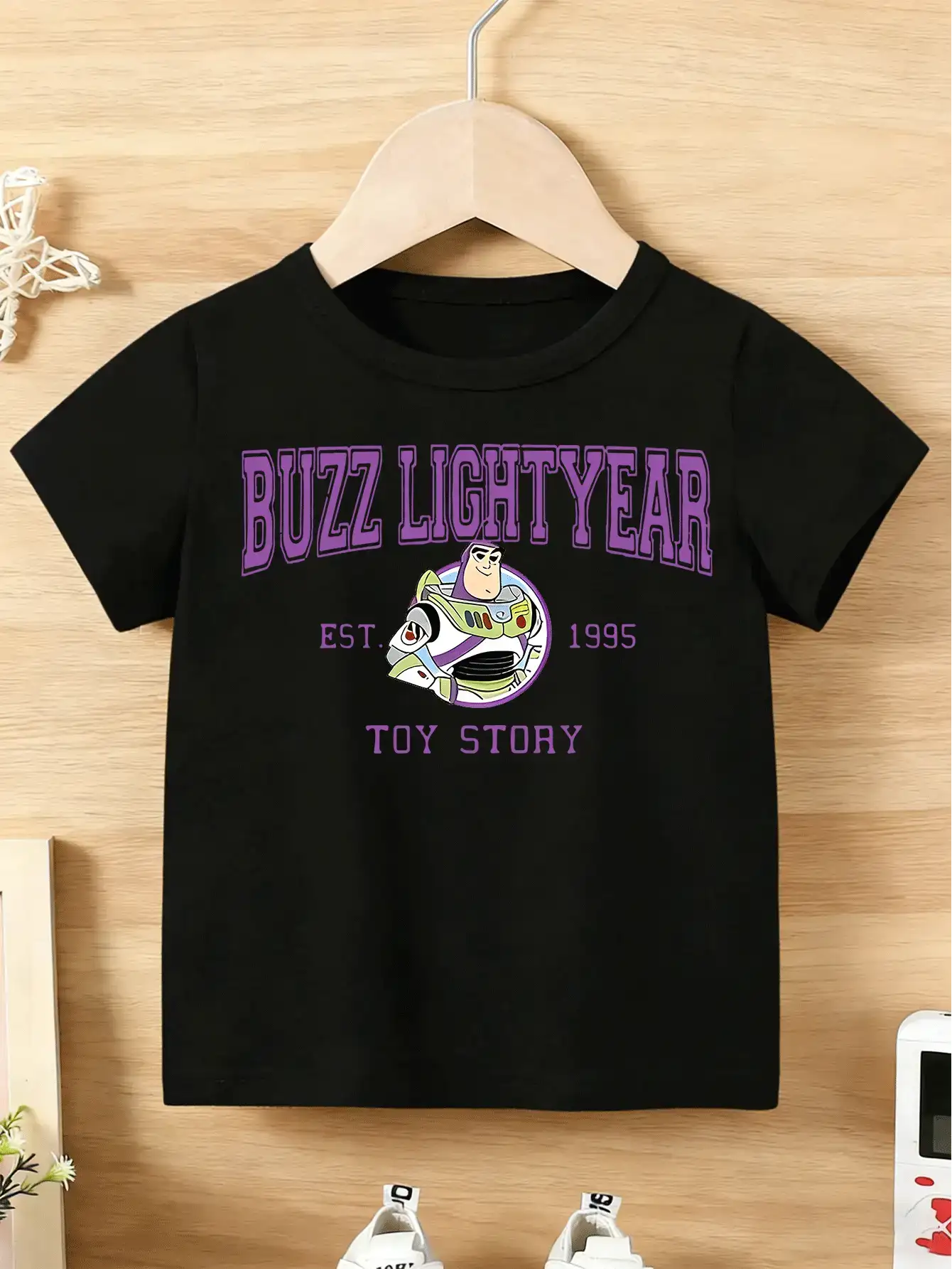 Disney Retro Toy Story Buzz Lightyear Graphic Tee – Lightweight Cotton T-Shirt With Bold Purple Typography & Playful Space Accents For Playdates & Outings - 黑色 - 查看 3