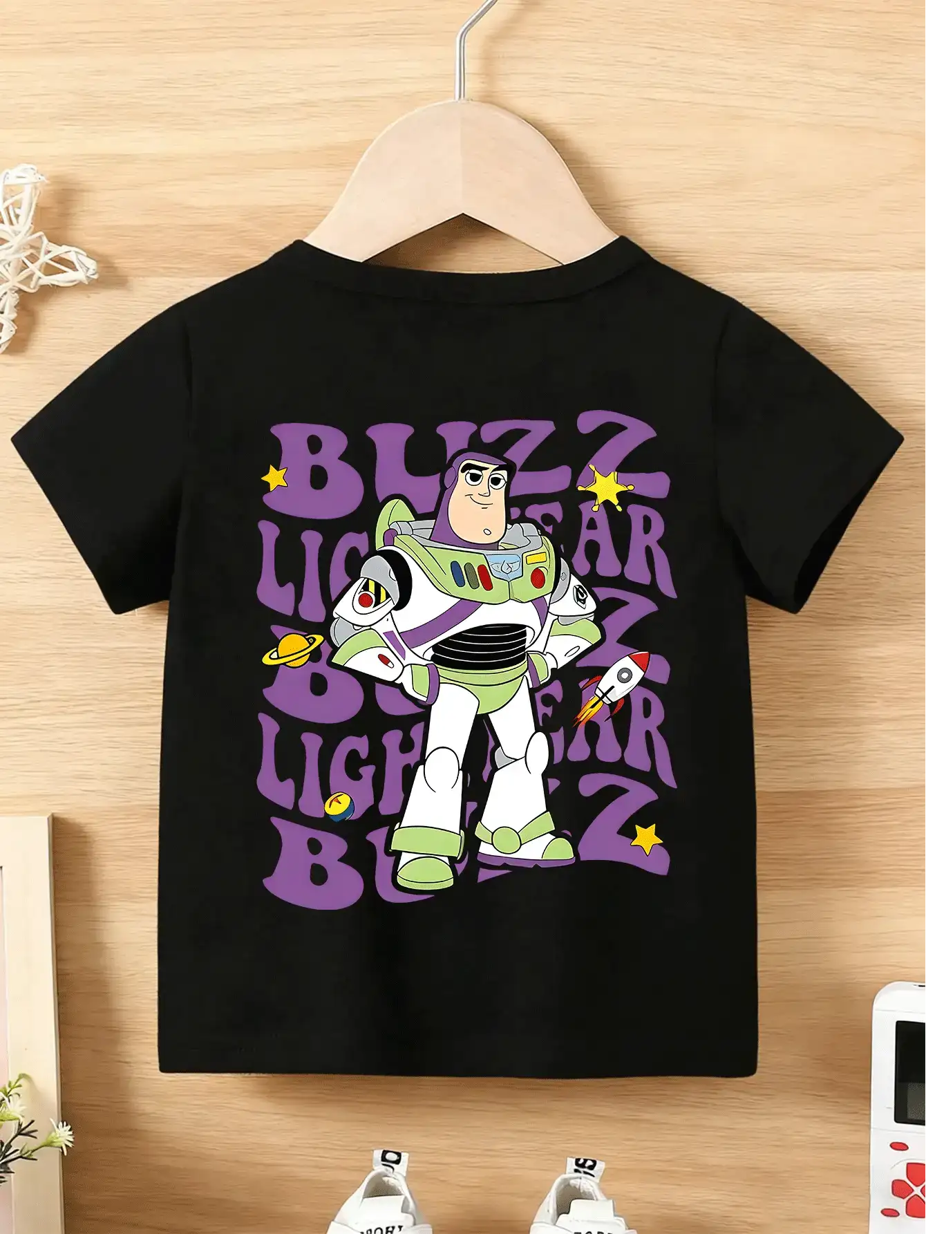 Disney Retro Toy Story Buzz Lightyear Graphic Tee – Lightweight Cotton T-Shirt With Bold Purple Typography & Playful Space Accents For Playdates & Outings - 黑色 - 查看 2