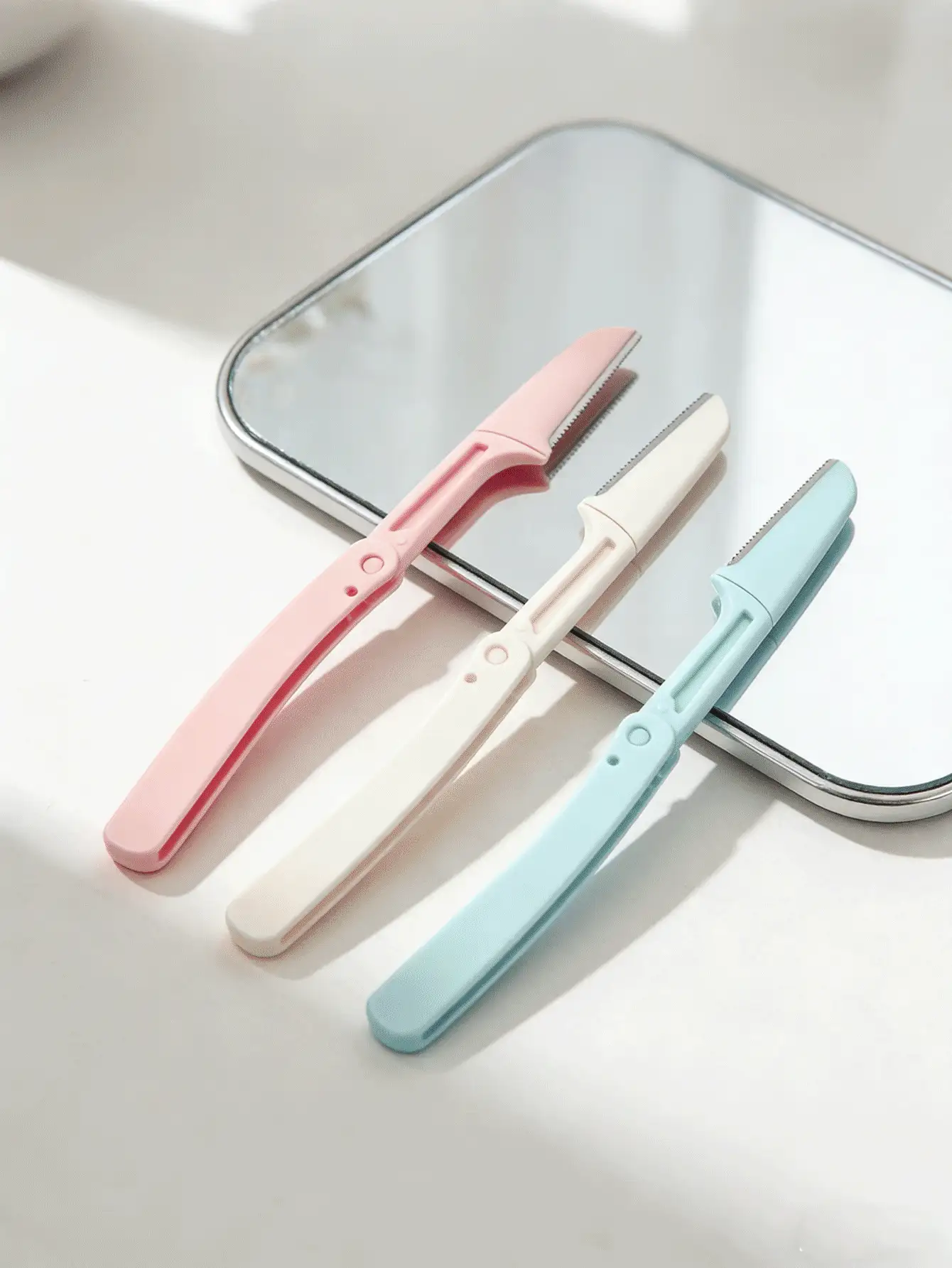 Bộ 10 dụng cụ tỉa lông mày gấp gọn | Chất liệu nhựa di động | Không dùng pin | Chống trầy xước | Dụng cụ tẩy lông nhẹ nhàng | Tỉa lông mày & cạo râu | Dụng cụ tẩy lông cho nữ | Dụng cụ làm đẹp cho người mới bắt đầu | Lưỡi dao thay thế được - Nhiều màu - Xem 3