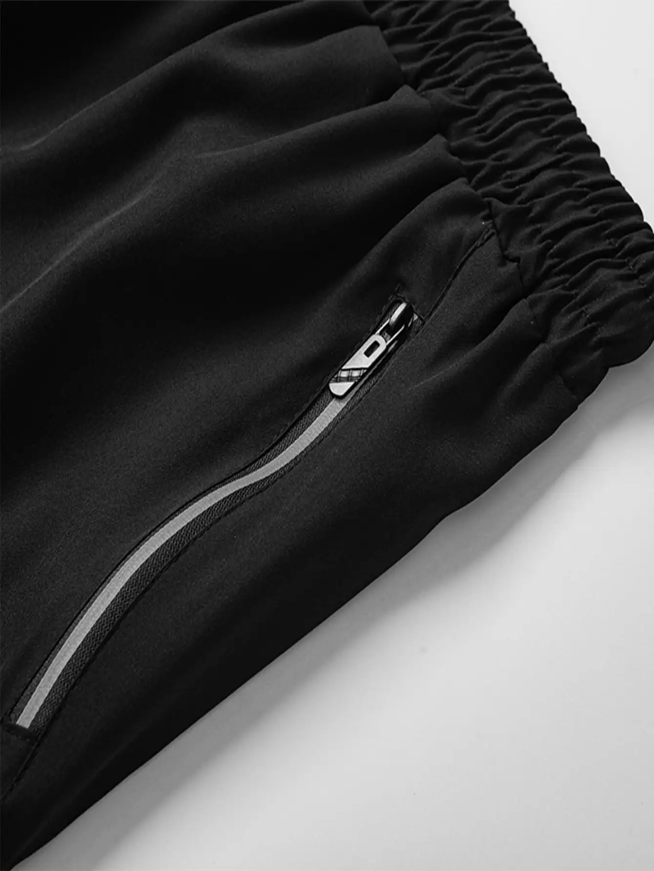 男士时尚简约休闲通勤夏季沙滩短裤 - 黑色 - 查看 4