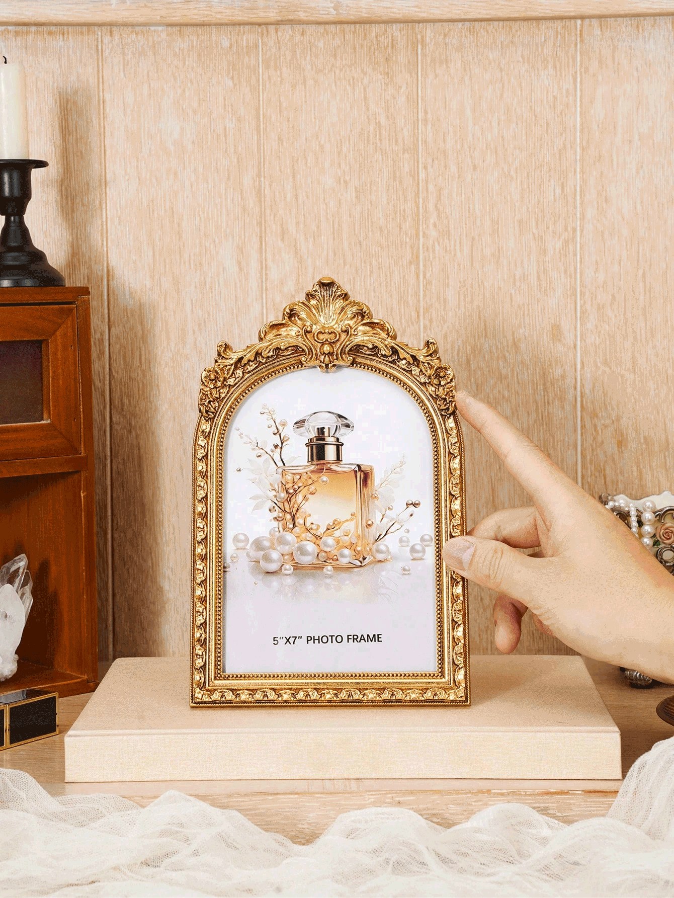 Khung ảnh trang trí phong cách châu Âu cổ điển khung cong mạ vàng với lớp hoàn thiện mạ vàng tinh xảo, khung trưng bày cho những người yêu nghệ thuật và trang trí nhà cửa để trưng bày ảnh gia đình tại đám cưới hoặc phòng triển lãm, trang trí nhà tắm, phòng khách, vật dụng đám cưới - Một cỡ - Xem 2