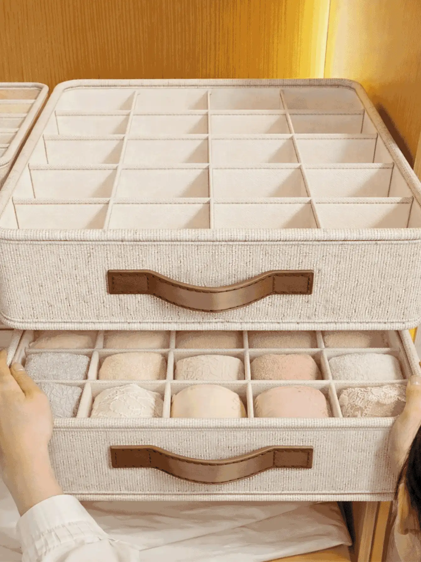 A Stylish, Multi-Functional Underwear Organizer Featuring 20 Compartments And A Leather Handle For Quick And Easy Access. Equipped With Multiple Independent Dividers, It Offers Comprehensive Dust Protection And Is Fully Washable. Constructed With A - A - View 3