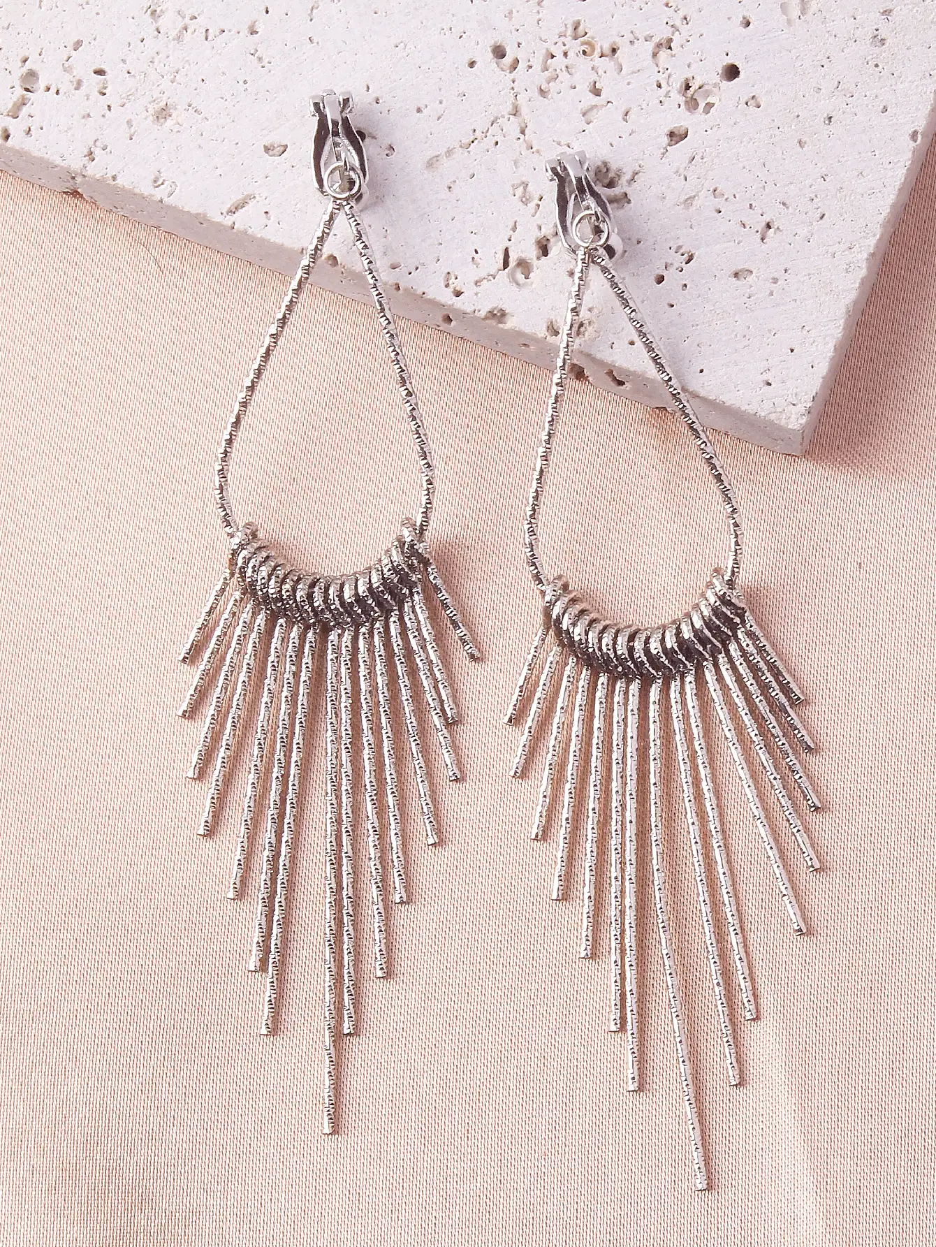 2pcs European And American Fashion Exaggerated Metal Ear Clips, Minimalist Water Drop Tassel Long Earrings Without Piercing, Suitable For Women's Daily Wear - Style 1 - View 2