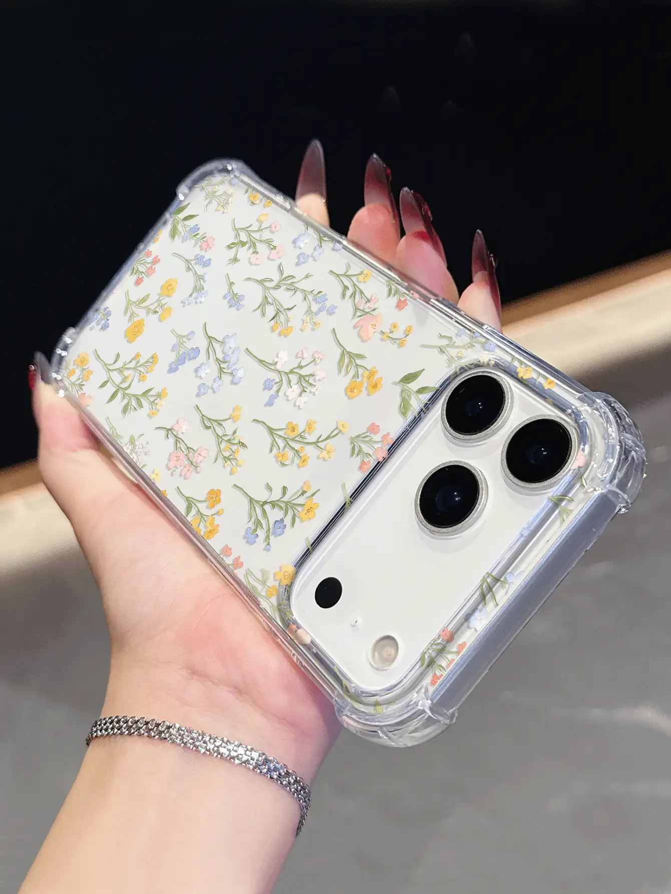 1件花卉圖案手機殼,四角防摔保護-適用於 iPhone 17 Pro、16e、16 Pro、15 Pro、14、13、12、11、XR、XS Max;適用於 Galaxy S26、S25、S24、S23、A16、A35/A25、A57;適用於 Pixel 10、9、8、7;適用於 G85;適用於 Infinix Hot 50 Pro+。清新夏季配件,適合送禮或個人使用。 - 無色 - 查看 3