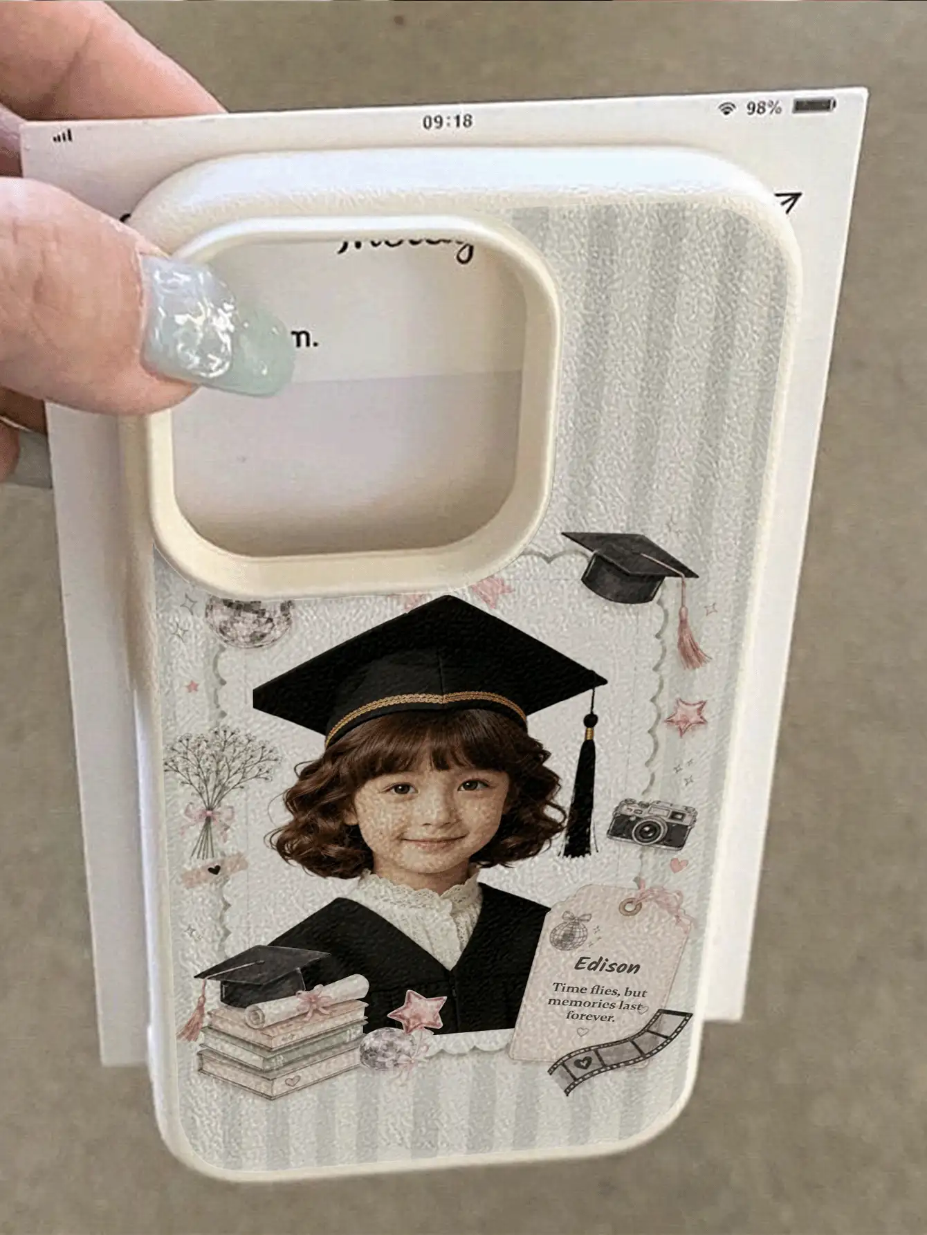 1pc Graduation Season Exclusive Photo & Text Dual Customization Soft Cute Watercolor Hand-Drawn Style Pattern Phone Case, Compatible With IPhone17promax/17Air/16E/16Promax/15/14plus/13/12/11 S24/20Ultra/A52S/A31A21S/A13/A05S/ Note13ProPlus/Note10/Note12C/Note13C, Made Of TPU Material, Customizable With 1 Photo, Graduation Year And Name, Ideal Commemorative Gift For Friends, Children, Family, Classmates During Graduation Season - White - View 3