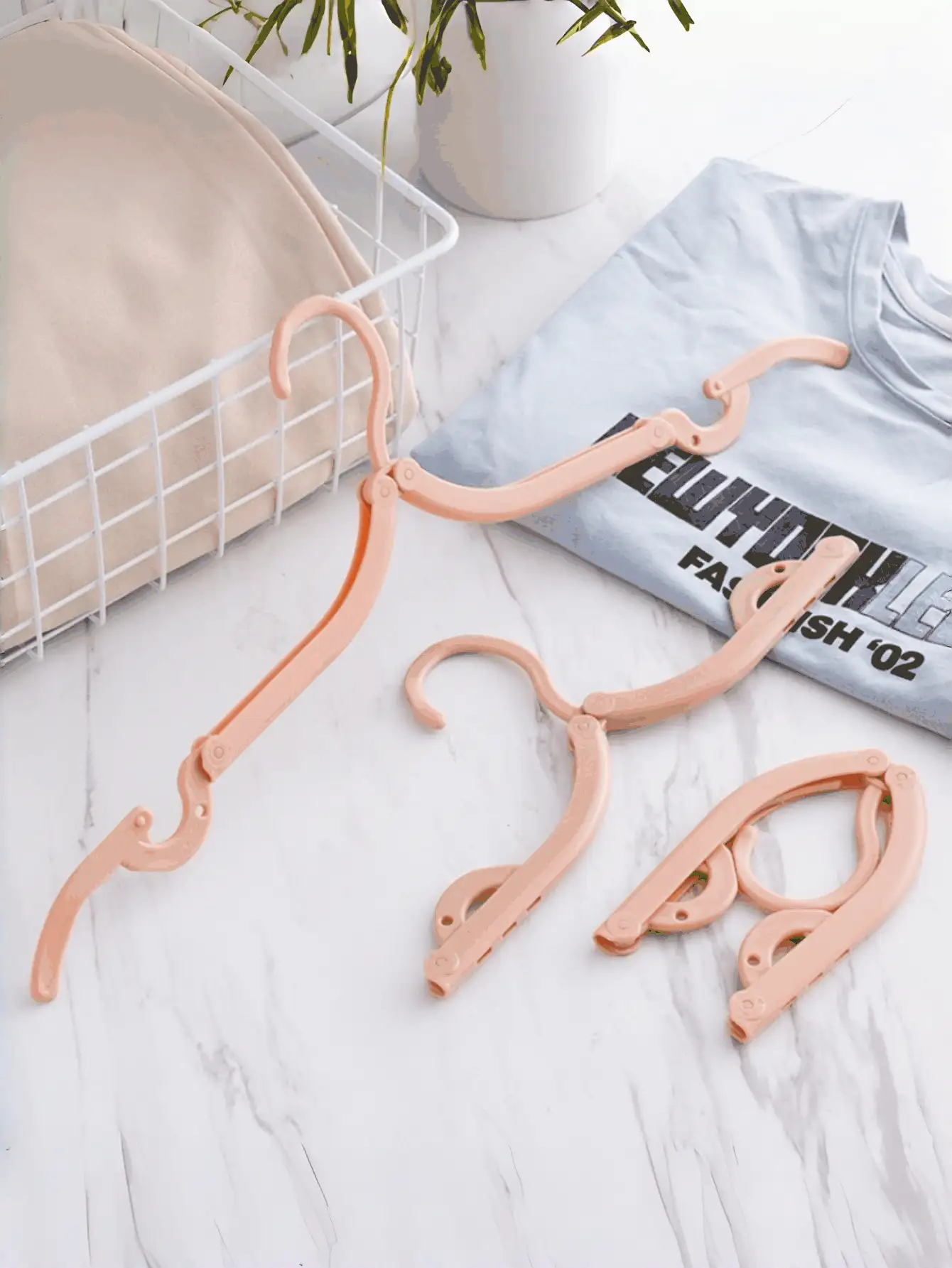 1/6/12pcs Random Color Foldable Hangers, Portable Travel Hangers, Suitable For Hanger Rods And Hangers, Space-Saving Vacation Essentials For Home And Travel - Multicolor - View 3