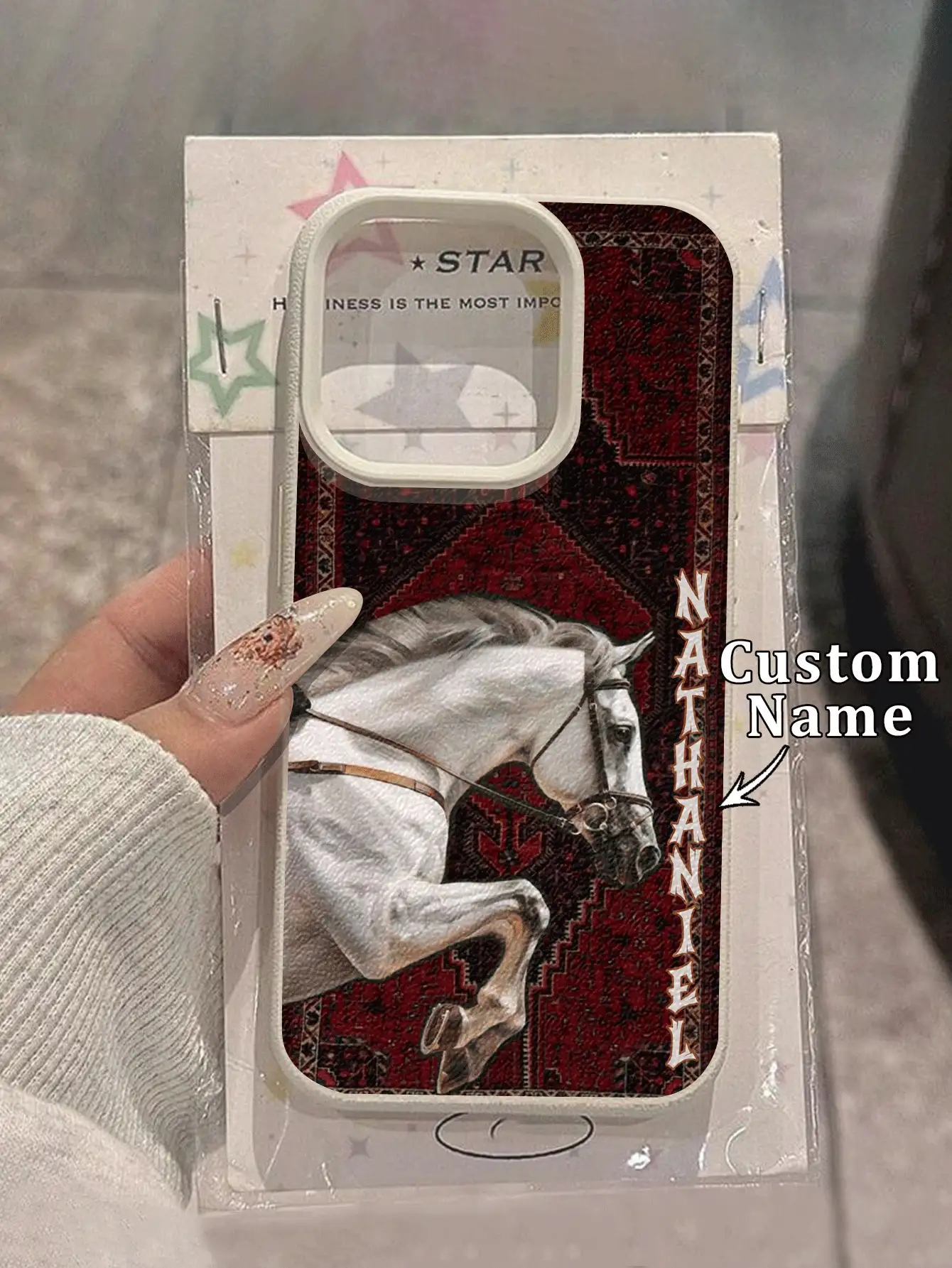 1件 DIY 定製姓名紅色背景波斯地毯圖案白馬設計 TPU 人造皮革紋理手機殼,兼容 Apple Duo/18ProMax/17ProMax/16Pro/15/14Plus/13Pro/12ProMax/11/XsMax 與 Galaxy A05s/A13/A14/A15/A23/A24/A25/A32/A33/A34/A35/A52/A53/A54/A55/S20/S21 FE/S22 Ultra/S23/S24 Ultra 以及 Note 13 Pro/Note 12/11/Note 10 Pro/Note 9/8/13C/12/12C/10A,防摔防指紋耐用,美觀優雅極具吸引力,送給朋友的最佳禮物 - 彩色 - 查看 2