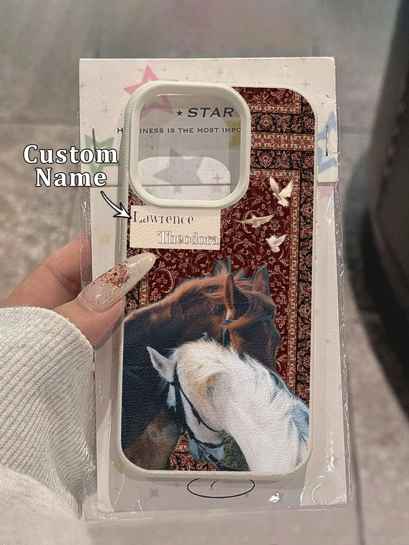 1件DIY雙姓名客製化紅色背景波斯地毯圖案親密雙馬設計TPU仿皮材質手機殼,相容Apple Duo/18ProMax/17ProMax/16Pro/15/14Plus/13Pro/12ProMax/11/XsMax與Galaxy A05s/A13/A14/A15/A23/A24/A25/A32/A33/A34/A35/A52/A53/A54/A55/S20/S21 FE/S22 Ultra/S23/S24 Ultra及Note 13 Pro/Note 12/11/Note 10 Pro/Note 9/8/13C/12/12C/10A,防摔防指紋耐用,美觀奢華極具吸引力,送給朋友的最佳禮物 - 彩色 - 查看 2