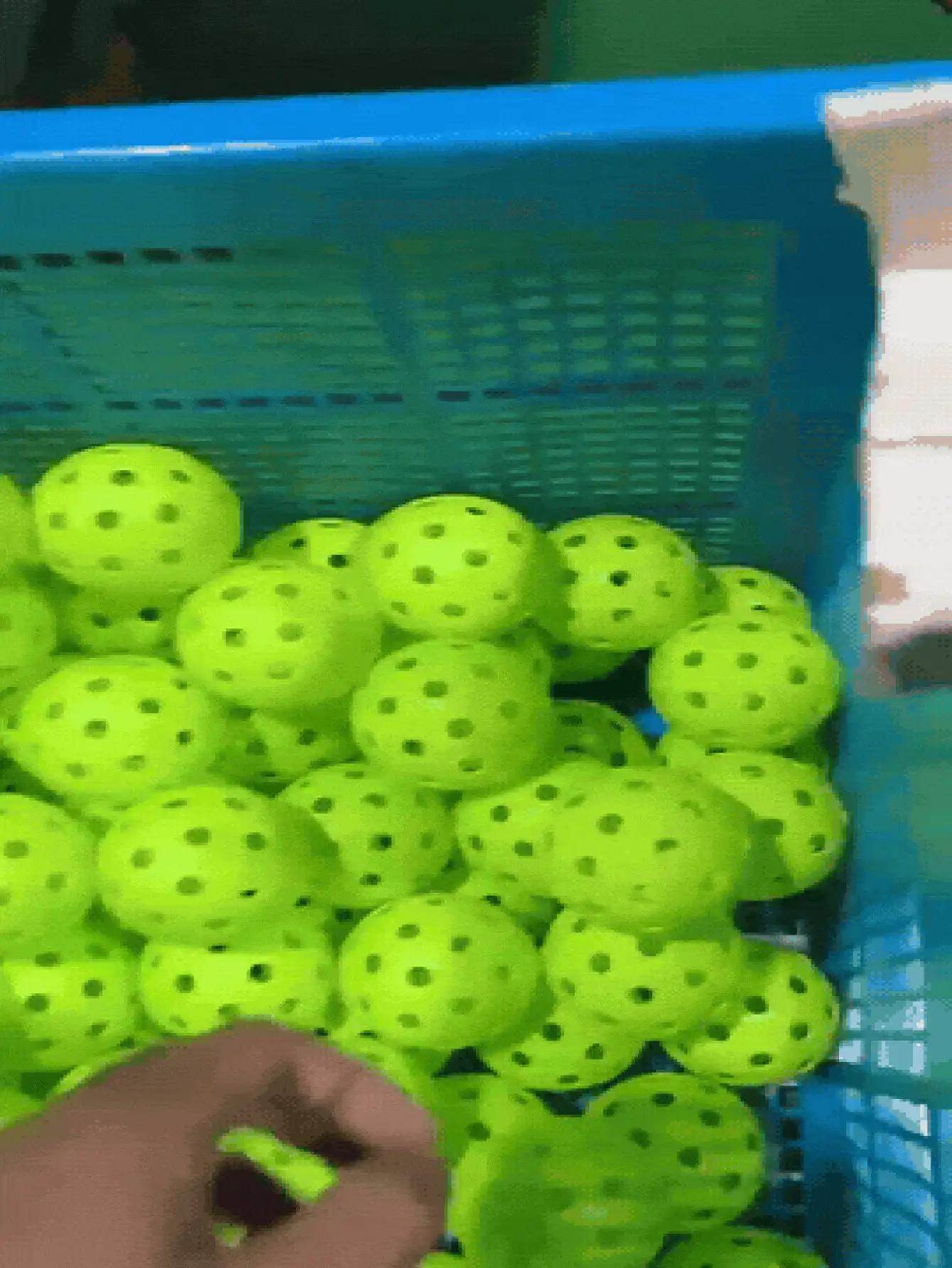 Bolas de Pickleball Duráveis para Uso Externo com Furos Precisos à Prova de Vento, Bolas de Pickleball Resistentes para Jogadores de Torneio, Conjunto de Bolas de Pickleball Amarelo Óptico Brilhante, Ideal para Quadras Recreativas de Parques, Bolsa de Treino para Raquete de Pickleball, Conjunto de Equipamentos de Bolas de Pickleball - Bola de pico - Visão 3
