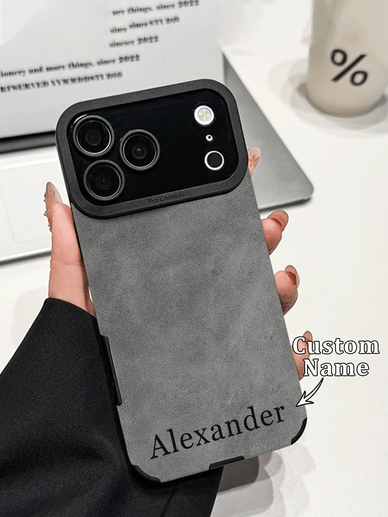 1件 DIY 客製化姓名灰色麂皮紋理手機殼,適用於 Apple 18ProMax/17ProMax/16Pro/15/14Plus/13 Pro/12ProMax/11/XsMax 及手機配件,男士商務極簡全包防摔人造皮革保護套 - 黑色 - 查看 2