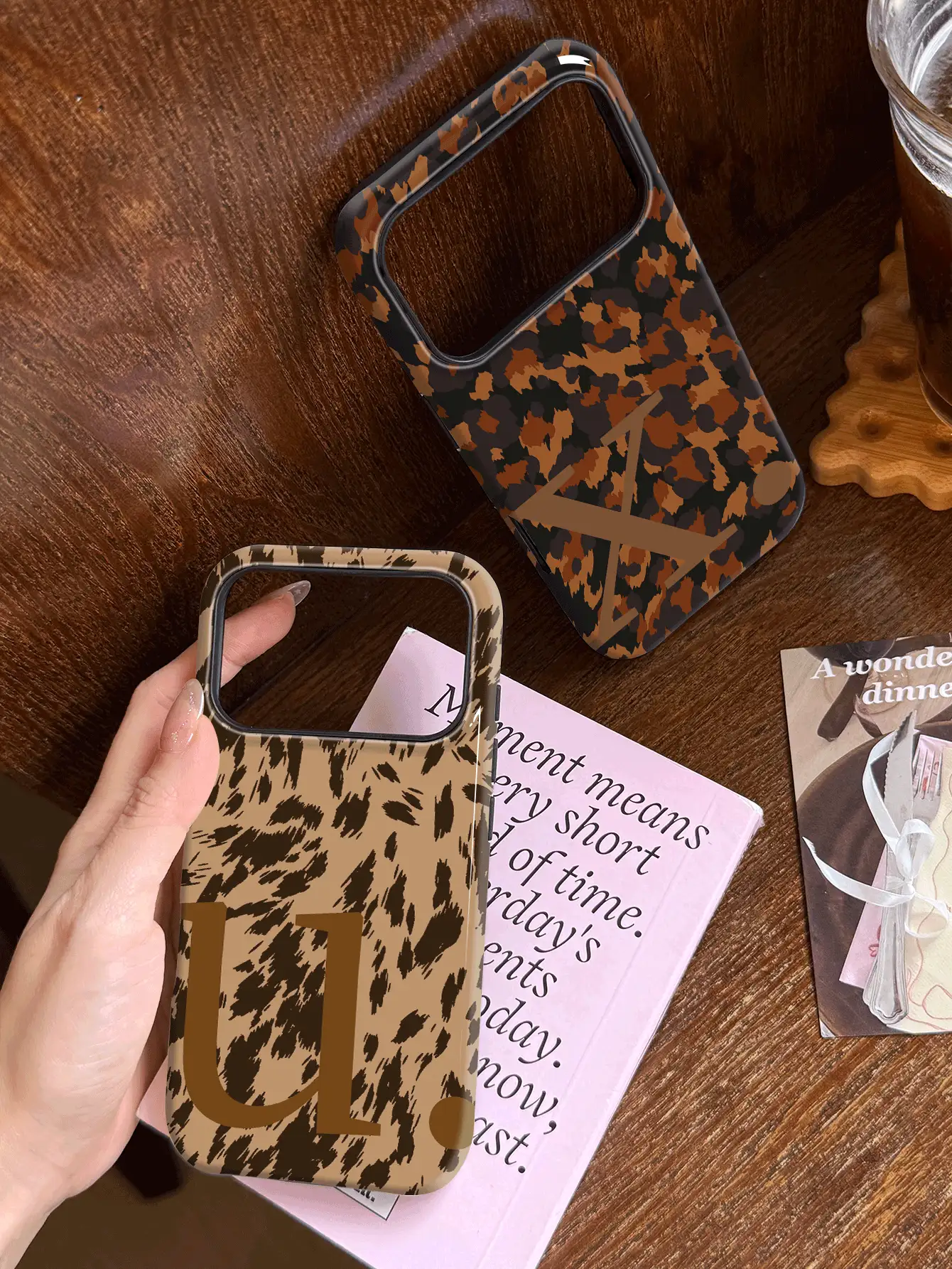 1 Peça Capa de Telefone Personalizada com Estampa de Leopardo e Letra Personalizada, Estilo Celebridade, Presente de Aniversário, Presente do Dia dos Namorados, Presente de Aniversário, Presente de Casamento, Presente do Dia das Mães, Presente do Dia dos Pais, Presente para Melhor Amigo, Presente para Mãe/Pai, Presente para Namorado, Presente para Namorada, Capa Rígida com Filme Brilhante 2 em 1 de Cobertura Total Compatível com iPhone 11/12/13/14/15/16/17 Pro Max - Multicolorido - Visão 2