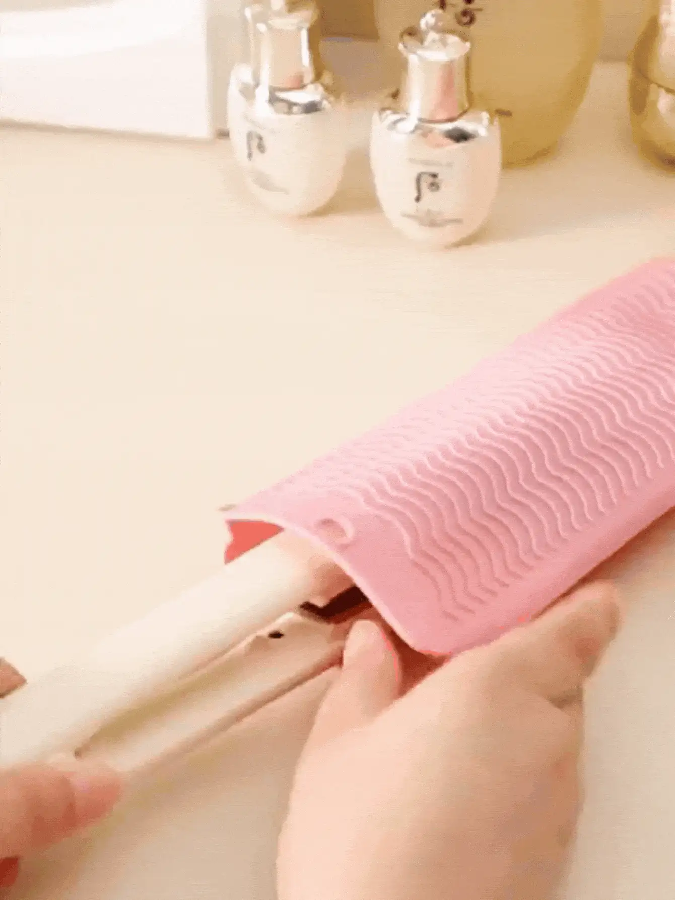 Portable Travel Mat Hangable Splint Storage Bag Silicone Heat Resistant Mat Pouch For Back To School Home Travel Travel Cruise Essentials Accessories - Multicolor - View 3