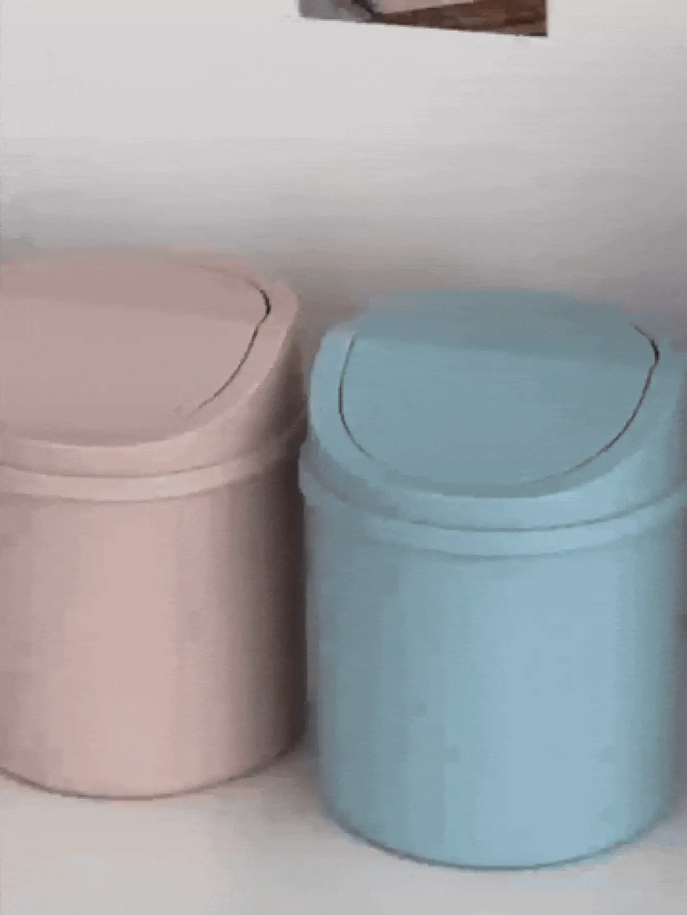 Modern Desktop Trash Can Large Capacity Small Body For Professionals And Gamers Women Men Durable Mini Garbage Bin For Computer Desk To Hold Wrappers Versatile Mini For Car Office Dorm Desk Trash Can Office Supplies Mini Countertop Garbage Can - Multicolor - View 3