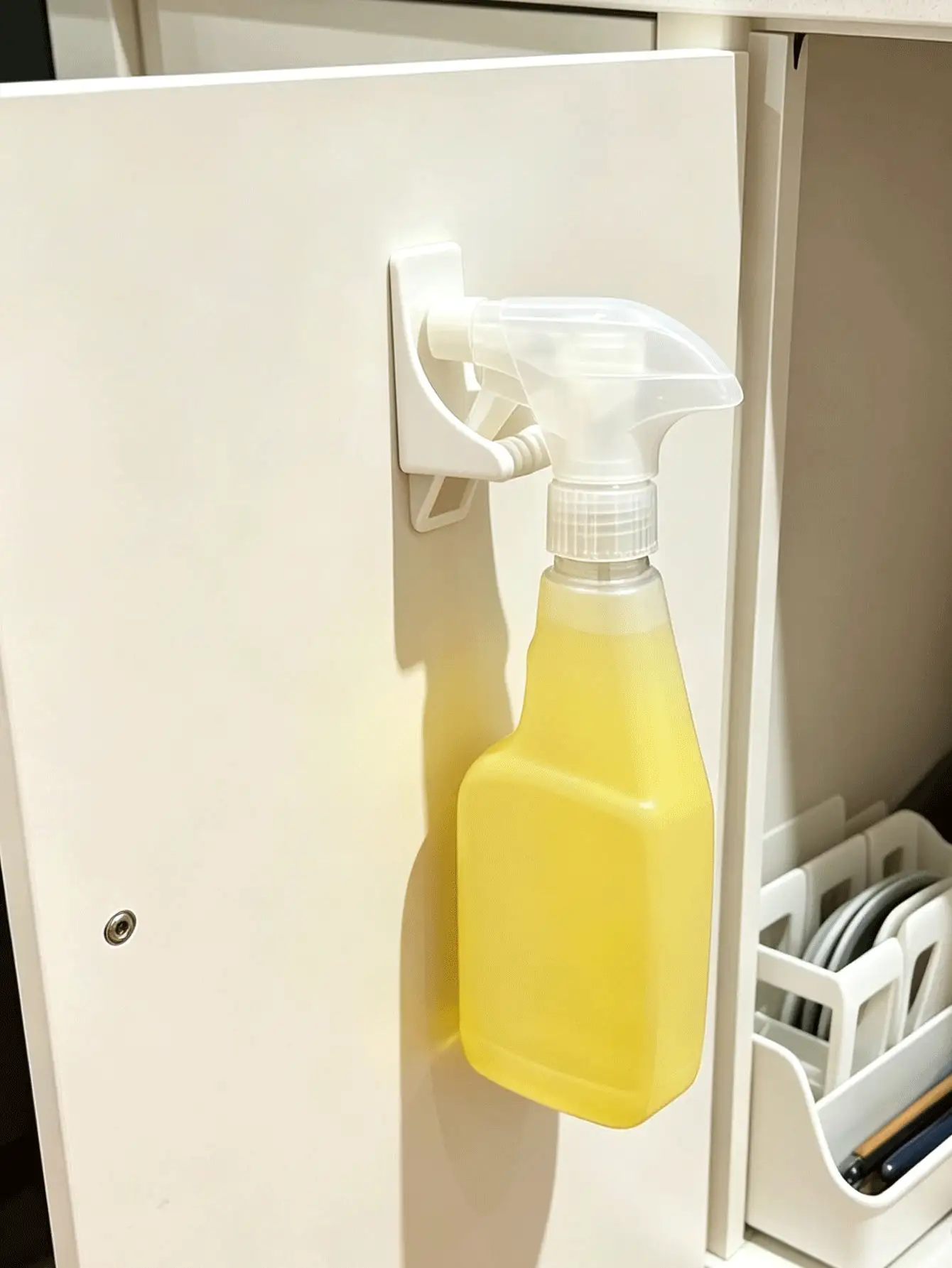 Wall-Mounted Spray Bottle Storage Rack, Multi-Functional Kitchen & Bathroom Cleaning Bottle Organizer, Space-Saving Tidy Storage, Kitchen Cabinet Organizer, Storage Room Home Bathroom Decor, Travel Essential - Multicolor - View 3