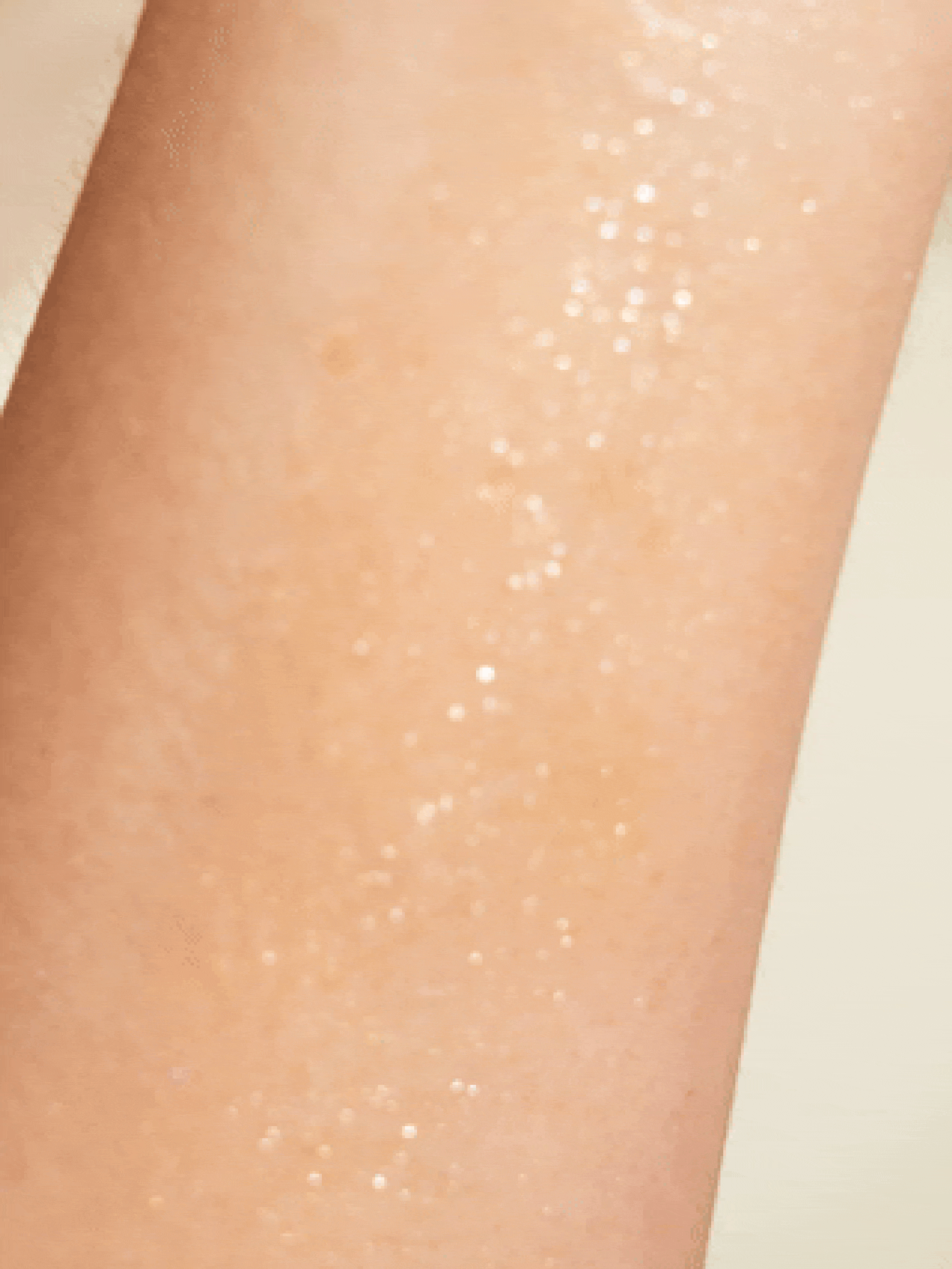USHAS Fine Glitter Spray, Liquid Glitter Highlighter Spray, Suitable For Face, Body And Hair, Long-Lasting Glowing Effect, Even Mist Spray, Easy To Control Application, Suitable For Daily, Party, Concert, Gathering Makeup - #04 Rich Amber Radiance - View 2