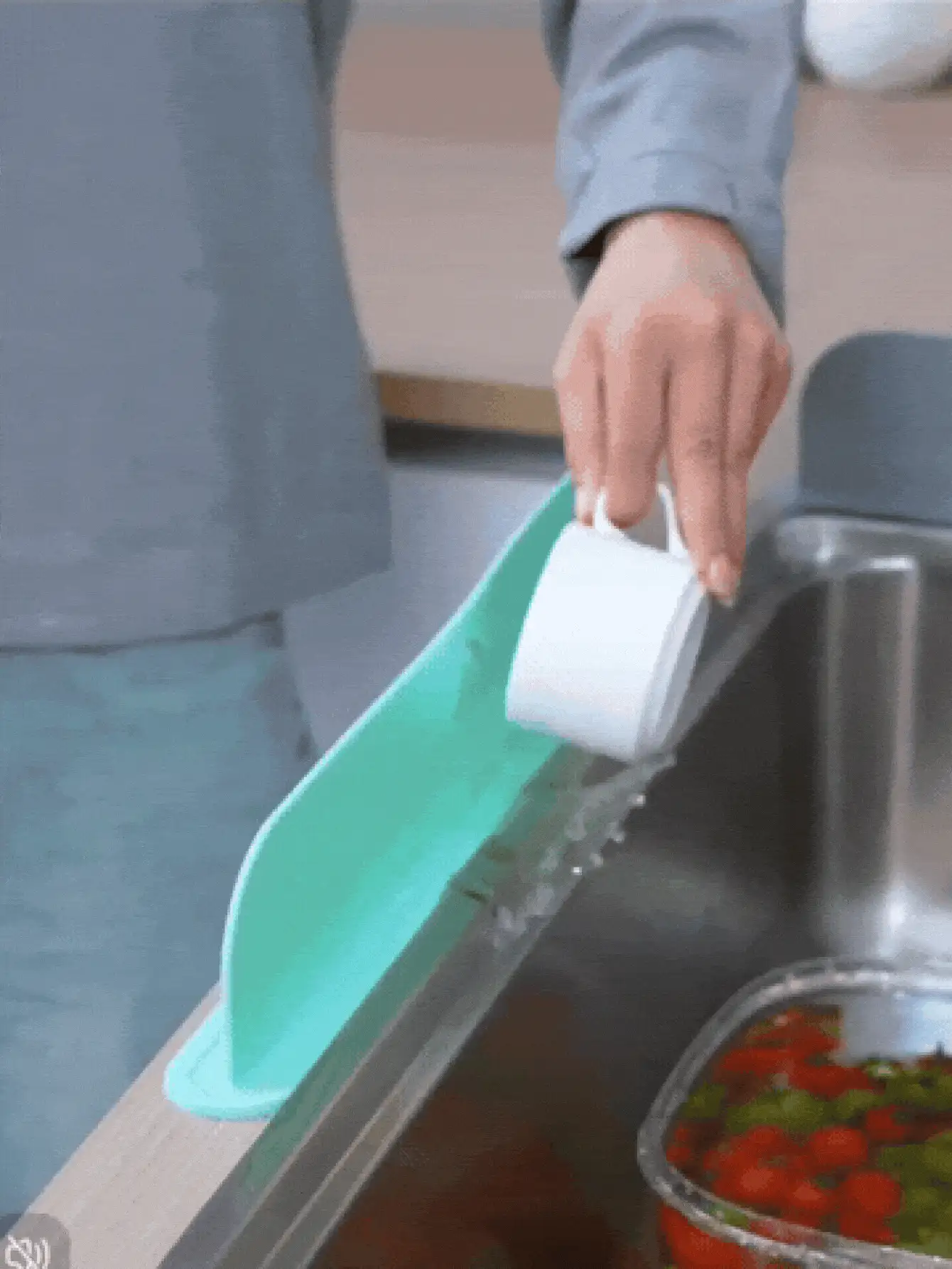 Waterproof Sink Splash Guard Block Splashing Water Washable Sink Basin Splash Blocker For Lab Sink Vegetable Basin Dishwasher Anti-Splash Water Barrier Sink Protector Apartment Home Room Bathroom Decor RV Coffee Bar Kitchen Accessories Essentials - Multi-color - View 3