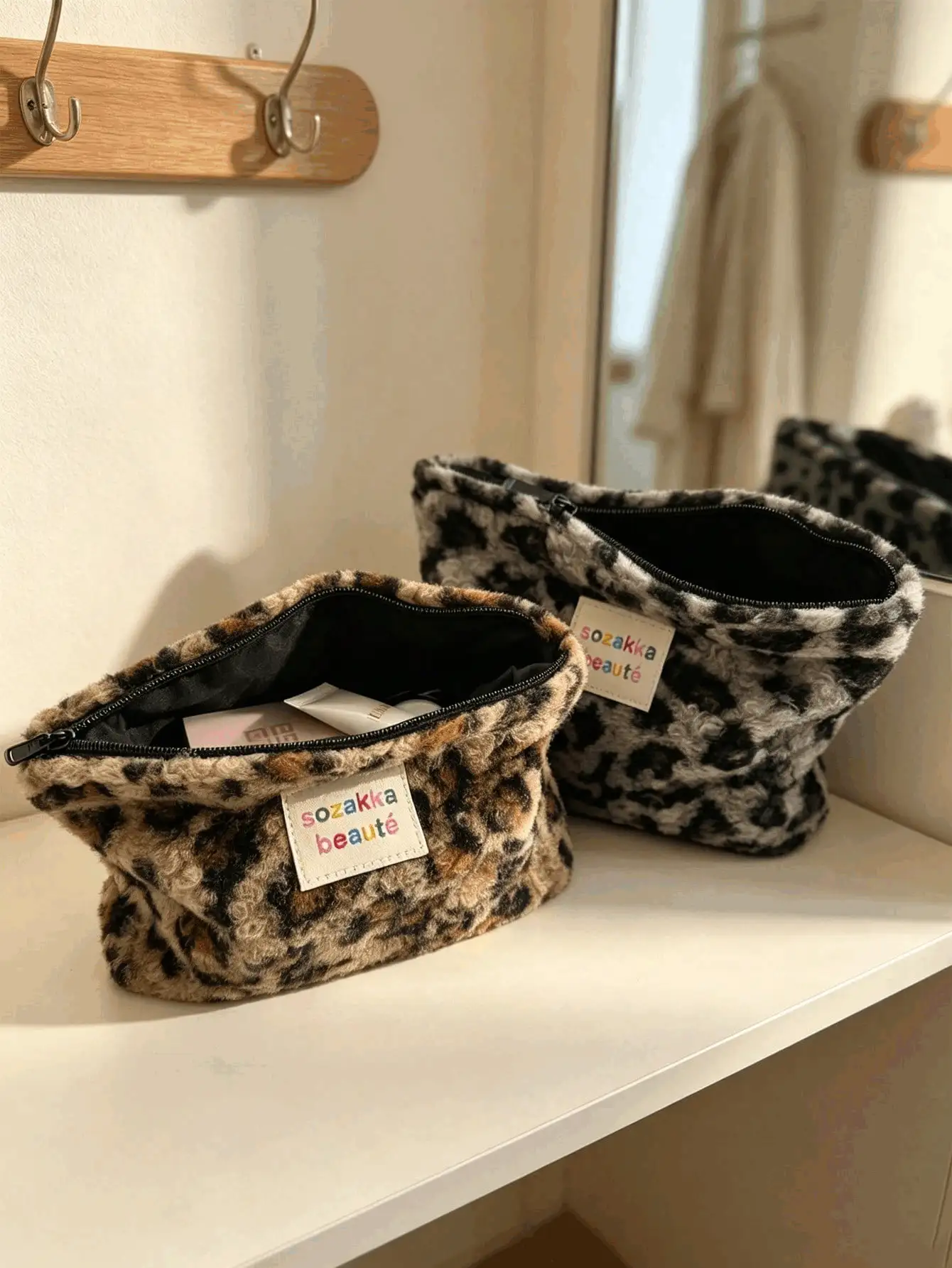 1pc Leopard Print Fuzzy Cosmetic Bag, Soft Plush Zipper Makeup Pouch, Large Capacity Multi-Purpose Storage Bag, Portable Travel Organizer For Cosmetics, Skincare & Toiletries, Daily Accessory For Women - Multicolor - View 3
