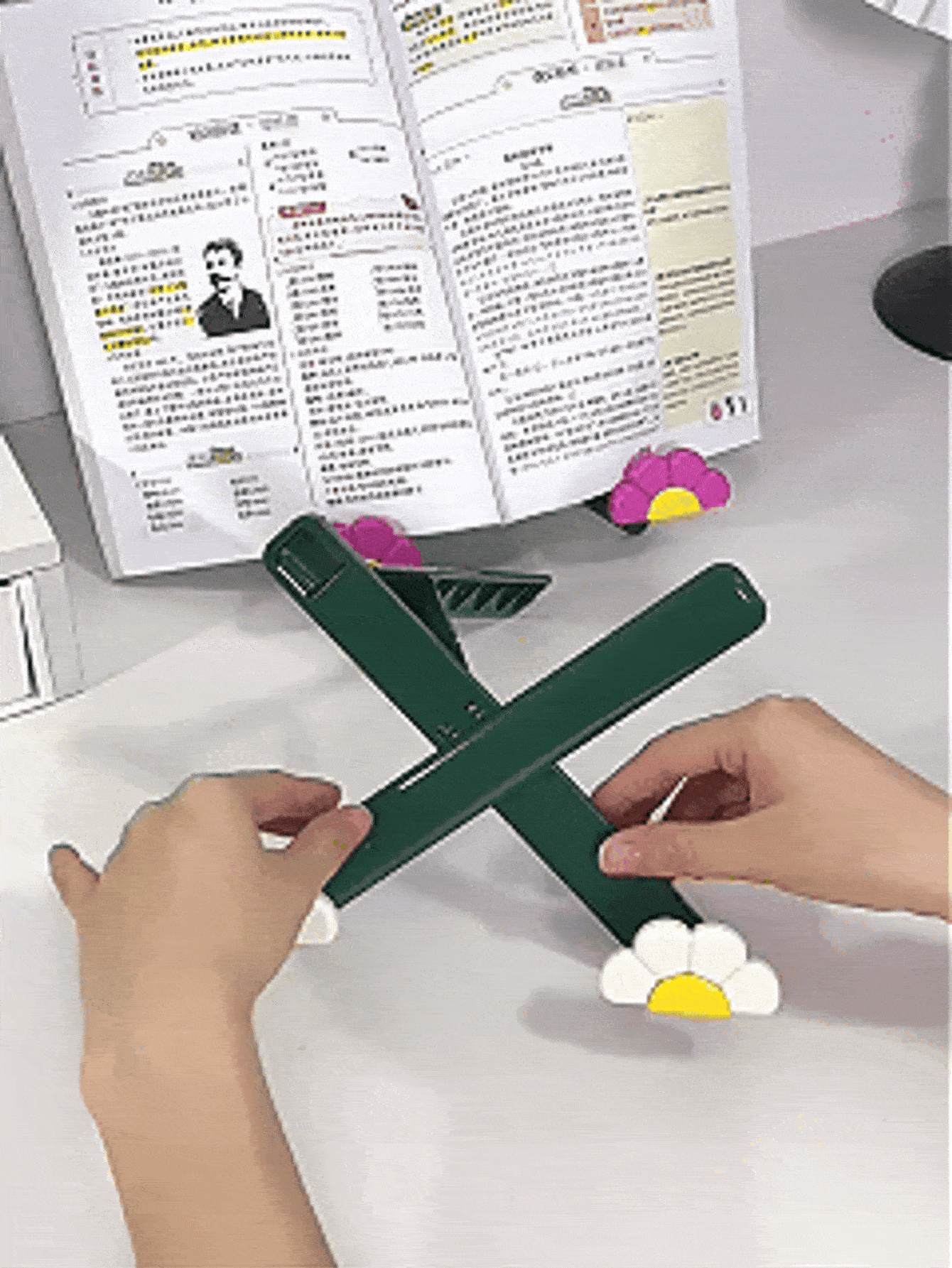 1pc Green Floral Decorative Book Stand, Plastic Foldable Adjustable Reading Holder, Portable Book Support Rack, Suitable For Desk Study, Bedroom, Home Daily Learning Use - Multicolor - View 2