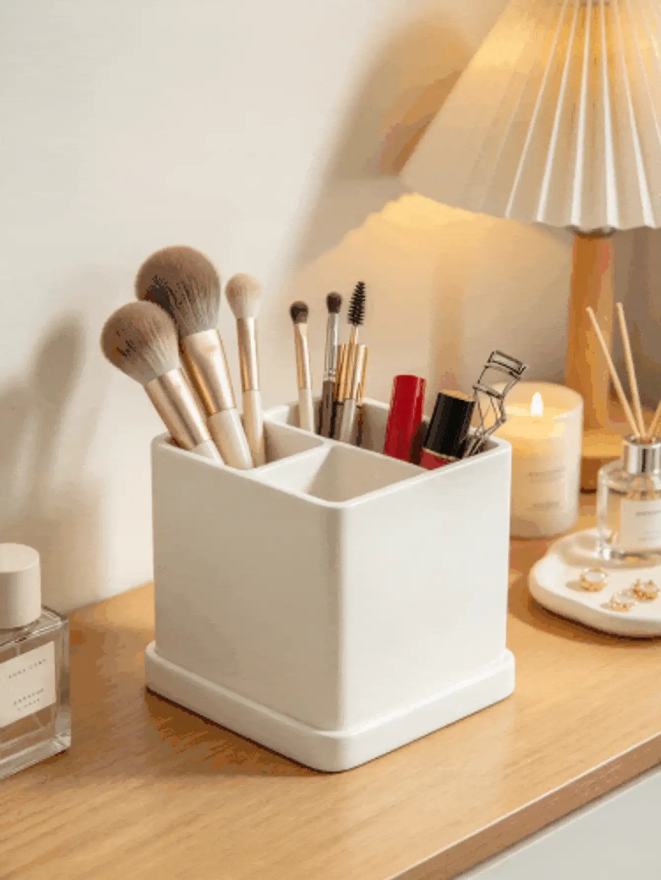 Solid Color Squishy Soft Premium Silicone Toothbrush Storage Box, Wall Mount & Desktop Dual Use Waterproof Dustproof Organizer, Nordic Minimalist Holder, All Season For Adults Family Bathroom Travel Toothbrush Holder Toothbrush Holder For Bathroom - Multicolor - View 3
