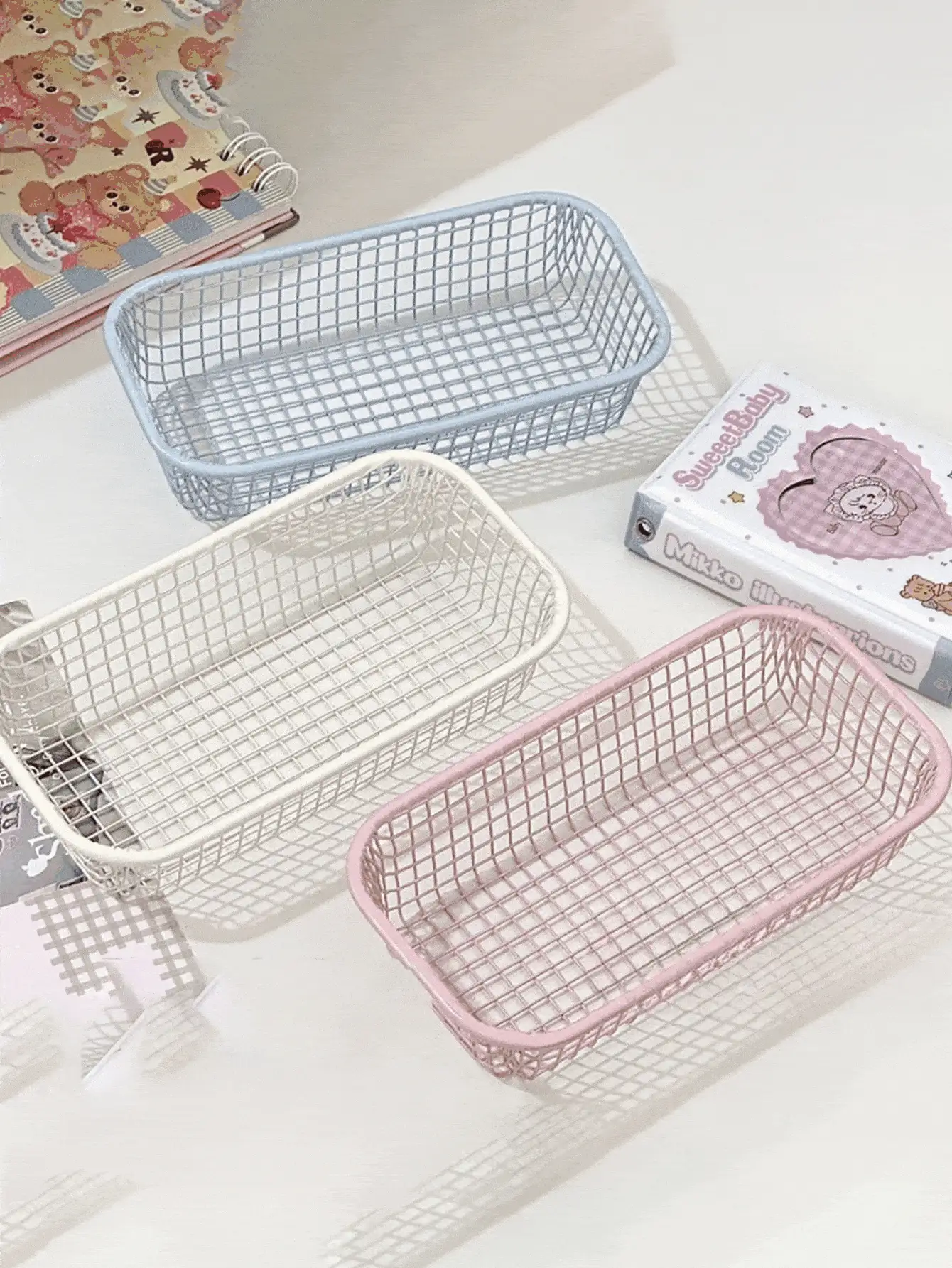 4/3/2/1pc Mini Storage Baskets, Smooth Edge Reinforced Metal Wire Mesh Organizer Baskets, Suitable For Teachers And Artists, Desktop Storage Boxes For Organizing Painting Tools, Toiletries And Daily Sundries, Suitable For Office, Bedroom Or Home Storage, Desktop Organization, Travel Season - Multicolor - View 3