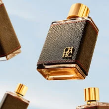 Carolina Herrera Ch 男士淡香水喷雾 EDT 香水 3.4盎司/100毫升 持久留香，琥珀辛香调，适合送给男友、丈夫、父亲、兄弟，生日、毕业派对、旅行、露营、户外活动、学校、校园旅行、节日、周年纪念、办公室、秋季、圣诞节、秋季造型等场合。 - 美東時間 - 查看 2