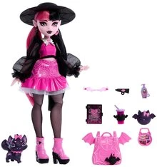 Mattel Monster High 德古拉烏拉娃娃 – 標誌性吸血鬼時尚娃娃，配有招牌粉色與黑色服裝及配件，陰森時尚想像力遊戲，適合6歲以上兒童的禮物，Monster High 粉絲生日禮物，適合娃娃愛好者 - 彩色 - 查看 3