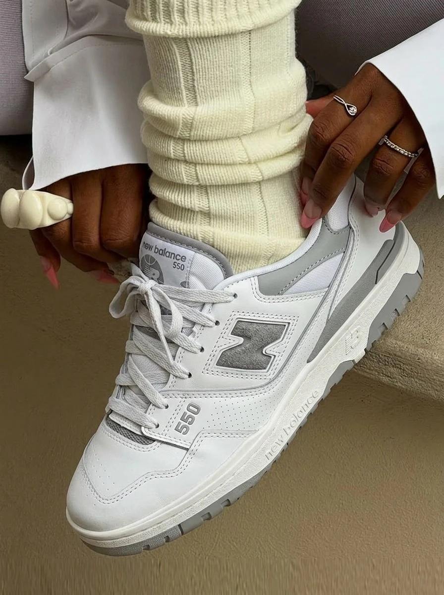 New Balance Giày nữ thường ngày chạy bộ nhẹ đệm thoáng khí thoải mái đế dày logo thân thiện với da đa năng hàng ngày tập gym đi làm đi làm về giải trí du lịch hẹn hò BBW550BB - trắng - Xem 1