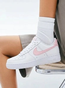Nike 空军一号 BG N 女款(GS)运动鞋 吸汗透气保暖轻便弹性好百搭纯色Logo 易洗速干 运动户外跑步上学日常 白色/粉色 CT3839-115 - 白色/粉紅色 - 查看 1