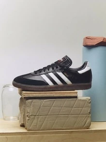 Adidas Giày đá bóng trong nhà Samba Junior, mặt trên bằng da, đế ngoài bằng cao su chống trượt, bền, thoải mái, vừa vặn, buộc dây, tập gym, thể thao hàng ngày cho bé trai bé gái, màu đen IF1945 - đen - Xem 1