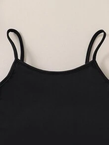 SHEIN 青少年女孩 2件組 短袖圓領白色短版T恤與黑色吊帶連身褲，休閒夏季街頭風，度假穿搭 - 黑與白 - 查看 6