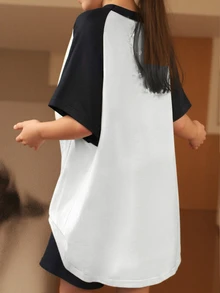 SHEIN 青少年女孩休闲百搭猫咪图案黑白插肩袖短袖 T 恤 - 彩色 - 查看 2