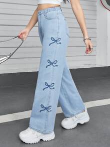 SHEIN 青少年女孩休閒牛仔褲，可愛蝴蝶刺繡，舒適百搭直筒水洗牛仔褲，適合假期、夏季、旅行、舞會、告別，藍色 - 中等水洗藍 - 查看 4