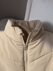 SHEIN 青少年女孩卡其色長袖街頭風酷女孩拉鍊夾棉立領短版背心，秋冬款，純色，職業日校園穿搭 - 杏色 - 查看 3