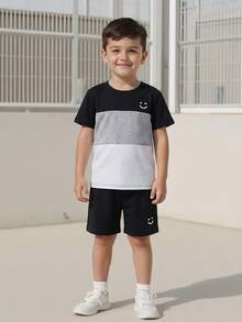 SHEIN 2pcs/Set Young Boy Winking Face Printed Black White Gray Short Sleeve T-Shirt And Shorts Set, Summer Birthday Beach - Black - View 1