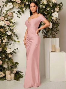 Elitara Vestido de dama de honor con hombros descubiertos, drapeado y abertura en el muslo en color rojo borgoña - Rosa Pálido - Ver 3
