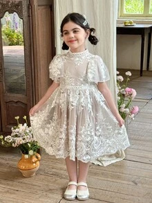 SHEIN 小女孩花卉刺绣薄纱荷叶边袖可爱连衣裙 - 米色 - 查看 3