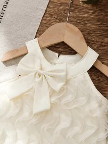 SHEIN 女童 2 件組夏季時尚套裝，蝴蝶結裝飾圓領掛脖背心上衣 + 休閒可愛寬鬆短褲，2 歲生日，婚禮米白色 - 杏色 - 查看 4