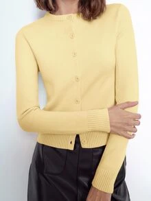 Maija 女士优雅纯色圆领纽扣长袖休闲毛衣上衣，百搭实用，适合日常穿着、商务休闲场合，针织开衫 - 黃色 - 查看 1