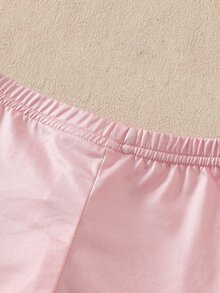 SHEIN 两件套女童休闲时尚圆领无袖黑色上衣搭配洋红色花卉图案短款打底裤，夏季浅蓝色和浅粉色百搭轻盈顺滑针织面料，时尚现代柔软材质，适合日常穿着，时尚舒适亲肤，轻薄透气，是小童的理想之选。 - 藍色 - 查看 4