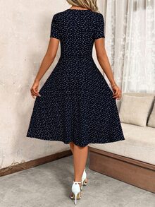 SHEIN Clasi V领纽扣红色圆点腰收腰女式连衣裙，春季服装，情人节连衣裙 - 藏蓝色 - 查看 2