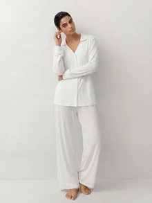 Ocili Studio 休闲纯色纽扣前开襟家居服套装 白色套装 假日舒适装束 秋冬服装 - 白色 - 查看 4