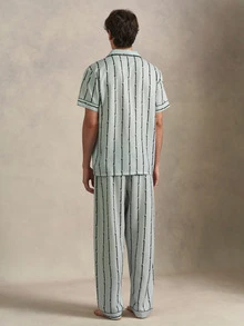 EverLounge Conjunto de Pijama Masculino 2 Peças com Calça Longa, Manga Curta, Lapela e Frente Aberta, Estampa Listrada - Cinza - Visão 2