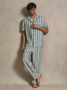 EverLounge Conjunto de Pijama Masculino 2 Peças com Calça Longa, Manga Curta, Lapela e Frente Aberta, Estampa Listrada - Cinza - Visão 4