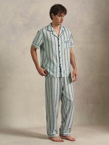EverLounge Conjunto de Pijama Masculino 2 Peças com Calça Longa, Manga Curta, Lapela e Frente Aberta, Estampa Listrada - Cinza - Visão 5