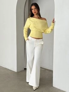 Aloruh 女款優雅素色3D花卉裝飾不對稱領毛衣 早午餐淡黃色秋季 - 黃色 - 查看 8