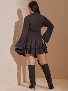 SHEIN BAE CURVE 大尺碼女款棕色荷葉邊優雅洋裝，秋冬純色長袖層次感迷你洋裝，附荷葉邊下擺與內建胸墊 - 棕色 - 查看 2