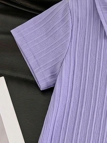 SHEIN 2 件装年轻男孩纽扣式短袖上衣和松紧腰时尚短裤套装 - 紫色 - 查看 3
