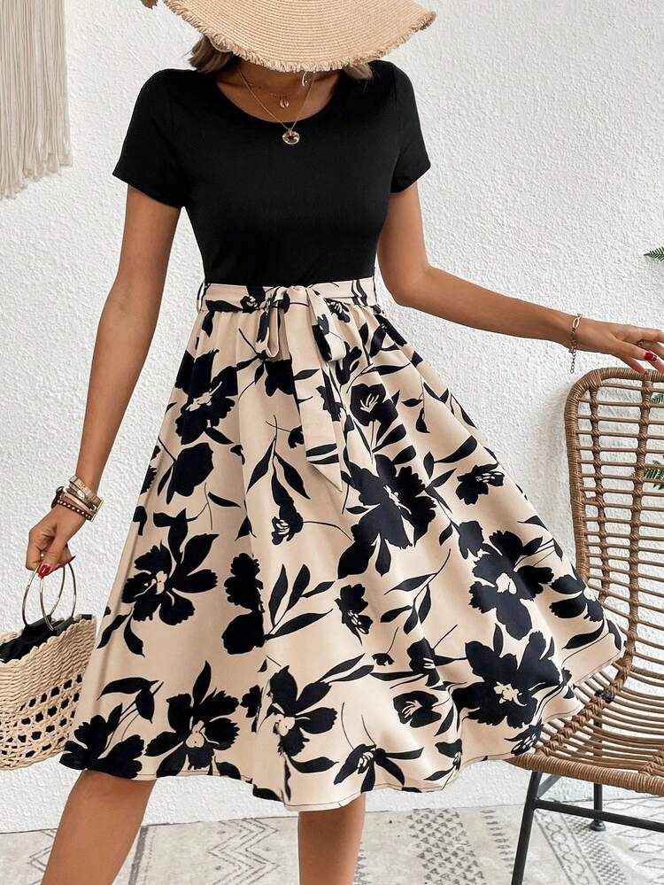 EMERY ROSE Women Floral Print Contrast Color Belt Flare Hem Midi Dress, Summer Date Black Floral Romantic Elegant - Apricot - View 7