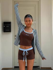 Muchica 條紋針織女款長袖單排扣外套、短版吊帶上衣與短褲休閒套裝 - 咖啡棕 - 查看 4